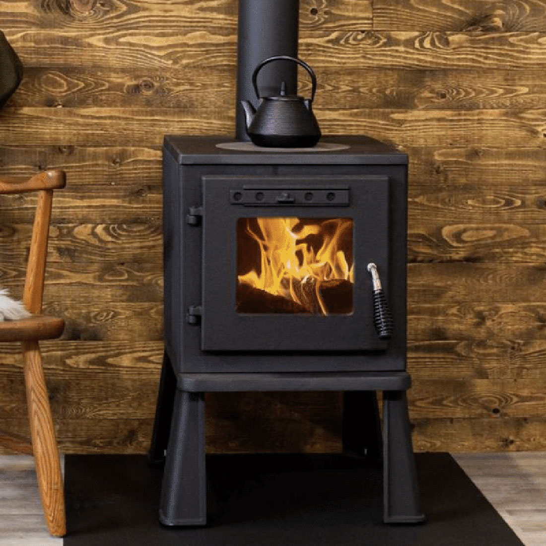 Wera de Westbo : Poêle bois scandinave basique en fonte 5KW